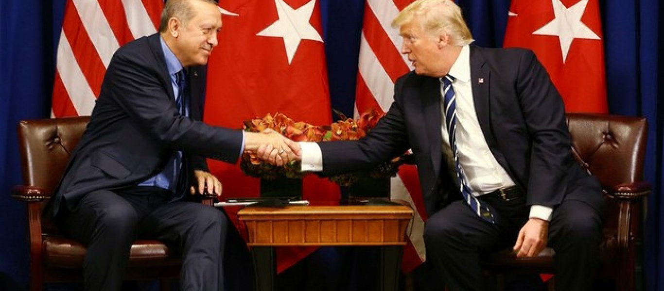 «Γαργάρα» έκανε ο Τραμπ τους S-400 απέναντι στον σουλτάνο: «Αδελφικός φίλος ο Ρ. Τ. Ερντογάν»